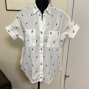 Madewell cotton button down. Short roll sleeves. 2 chest pockets.